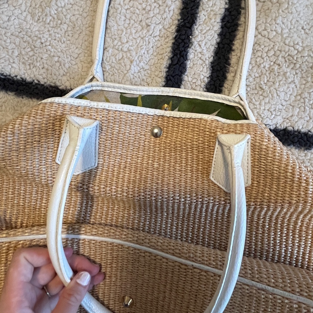 Mark & Graham Green and Cream Leather purse - Picture 10 of 10
